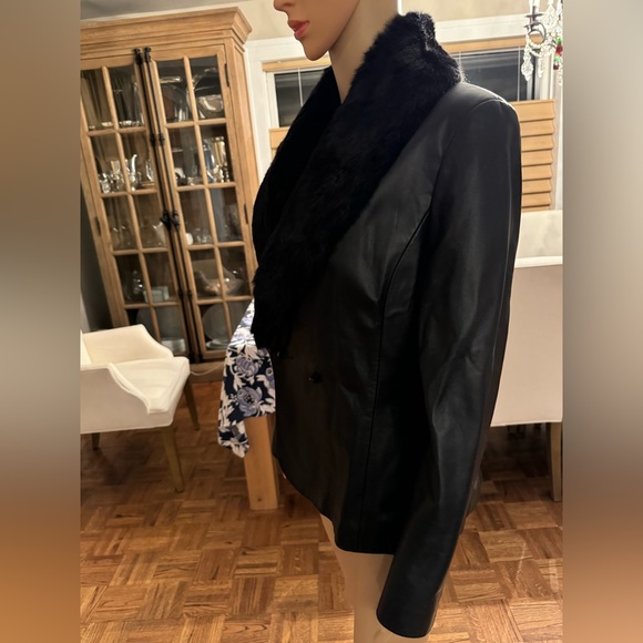 Gorgeous black genuine leather and fur jacket from Neiman Marcus, size 8 - Picture 13 of 17